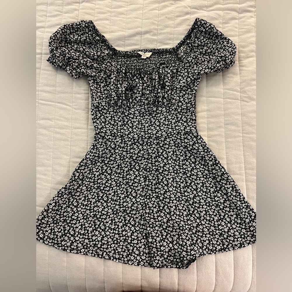 Pacsun LA hearts black and white floral romper size XS